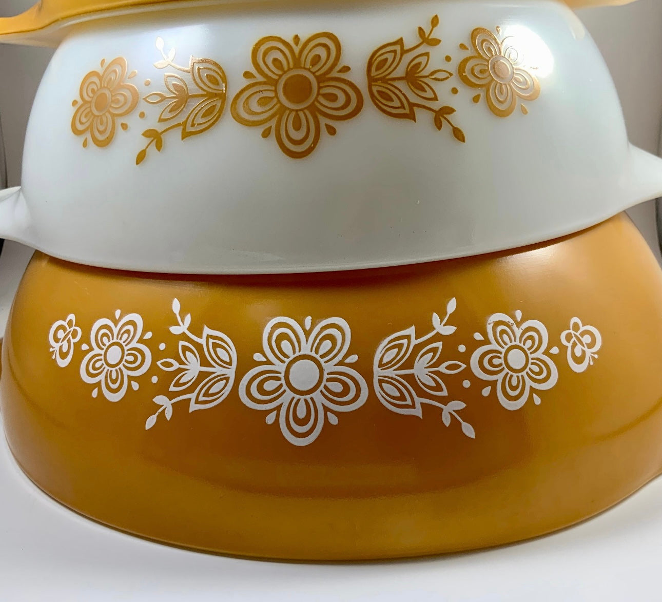 Pyrex Butterfly Gold White Cinderella Mixing Bowl, Nesting Set Of 4