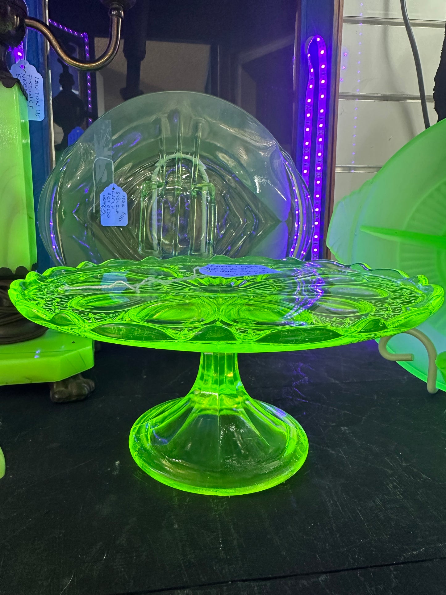 Crown Crystal Petaloid Uranium Cake Stand
