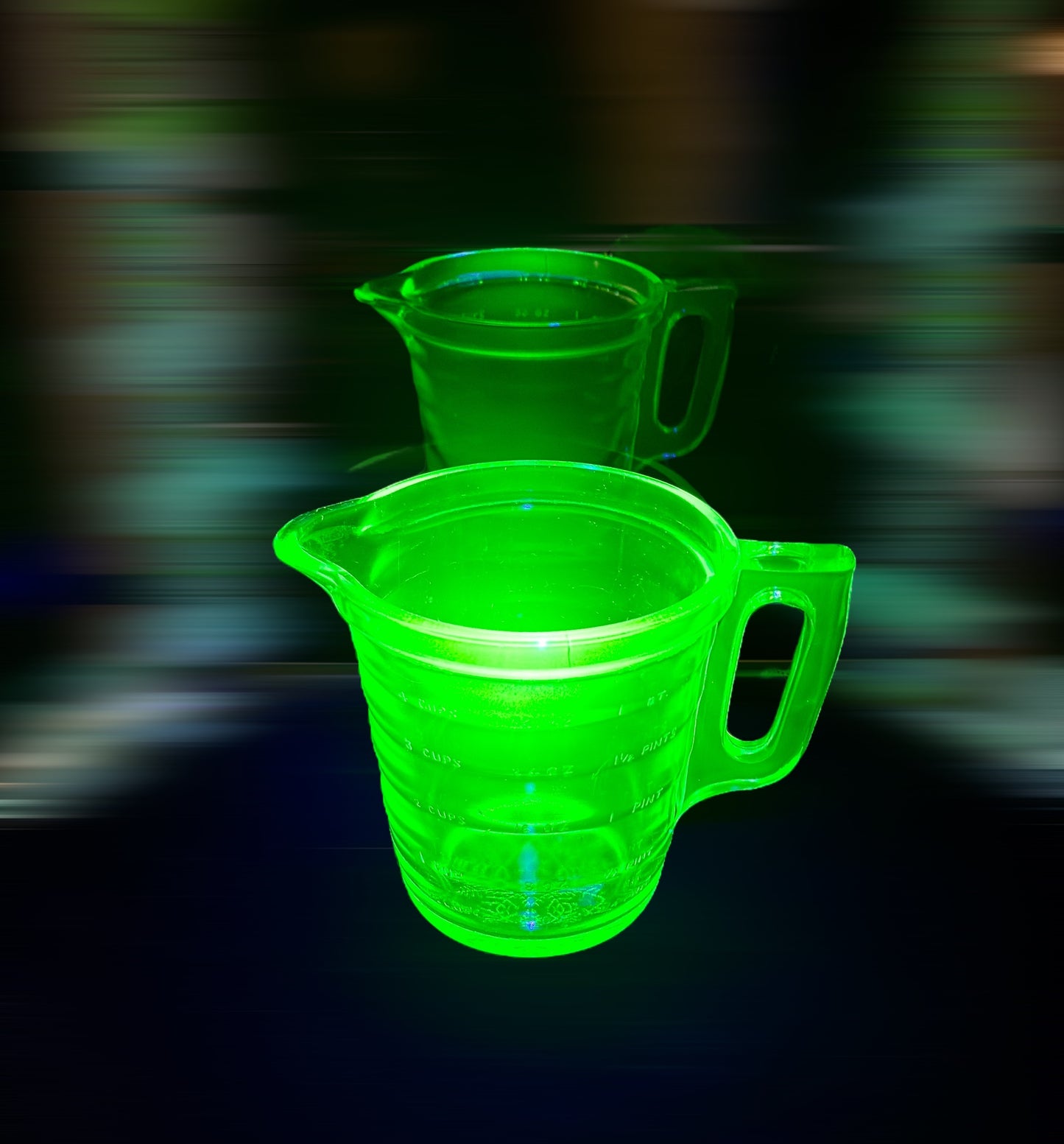 Uranium measuring jug