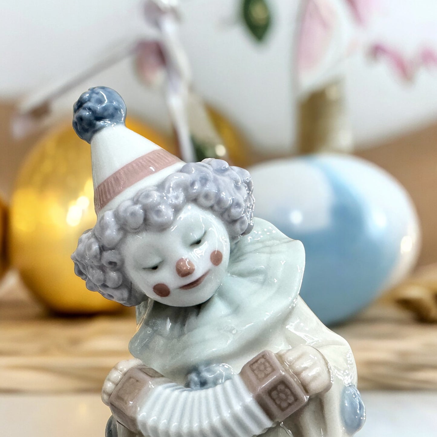 Vintage LLADRO Figurine # 5279 "Pierrot Concertina" Clown With Puppy Dog