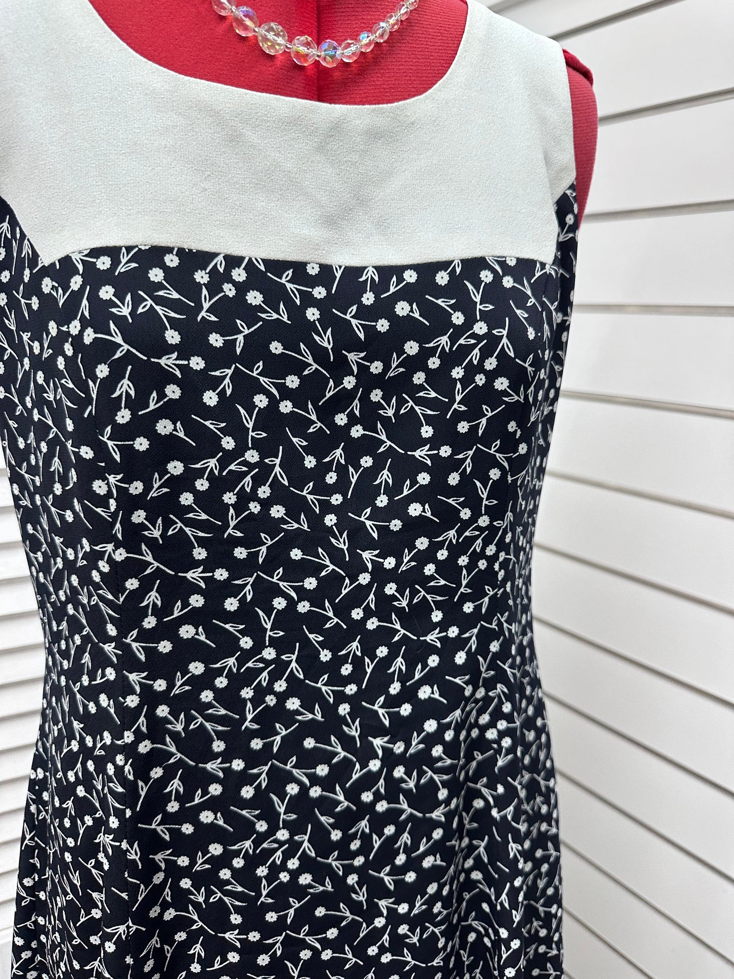70’s Black and White Keyhole Dress, Size S, 92cm