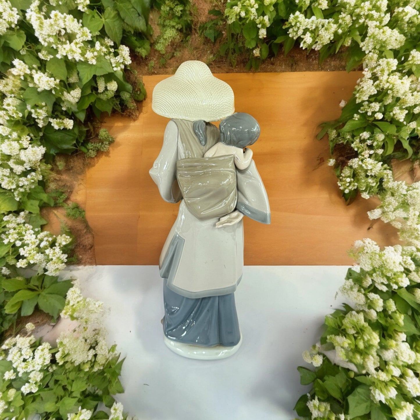 Lladro #5123 “My Precious Bundle”.