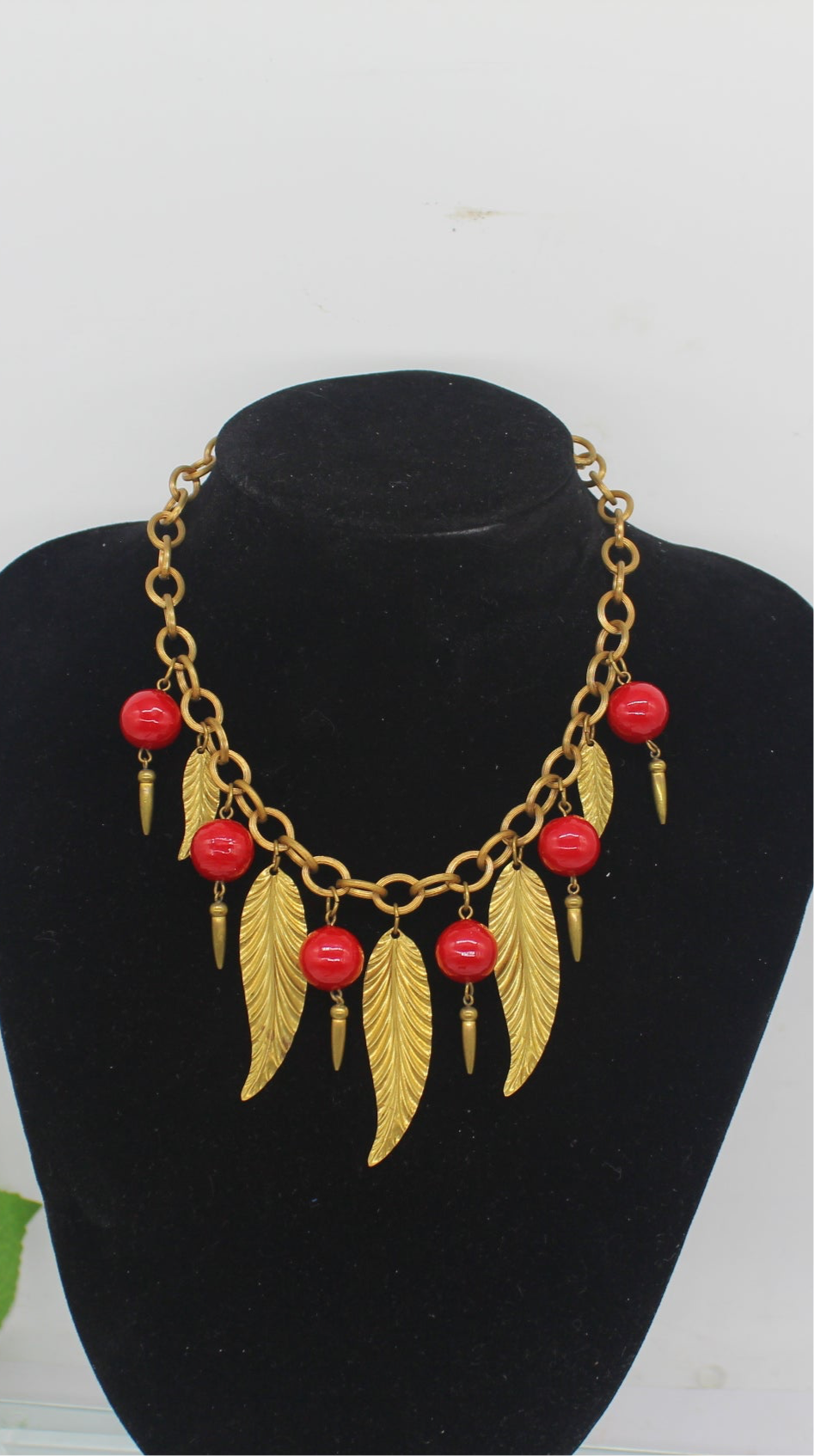 1940's Leaf & Bead Vintage Necklace