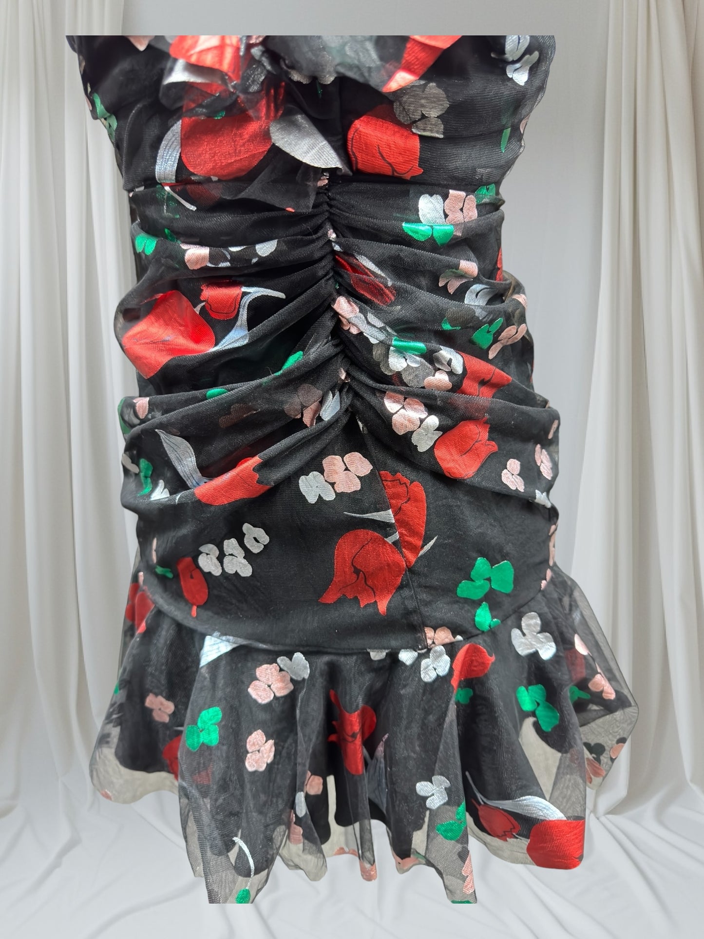 Alice and Call Designer Dress Balck Red Green Silver , size 6