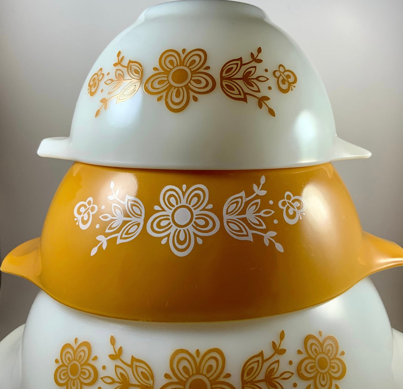 Pyrex Butterfly Gold White Cinderella Mixing Bowl, Nesting Set Of 4