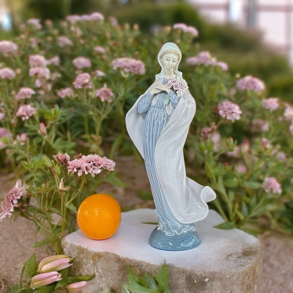 Lladro Our Lady with Flowers #5171 Large Figurine