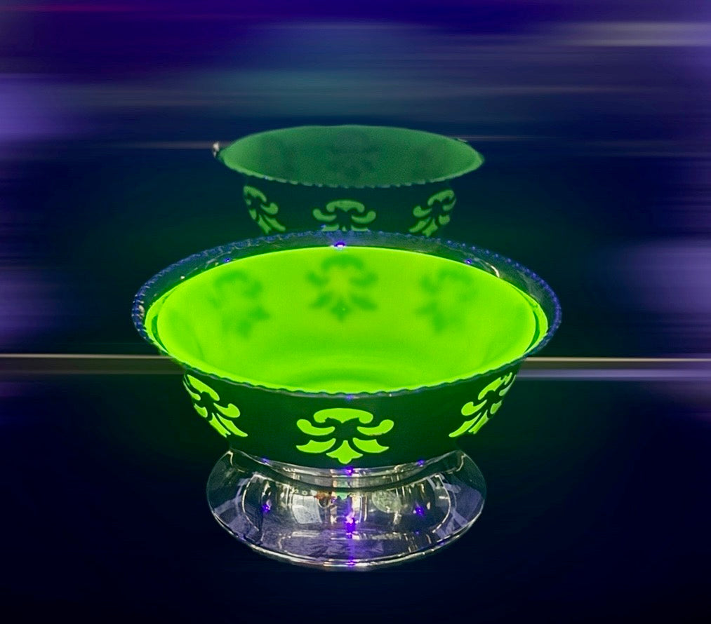 Large yellow uranium epns