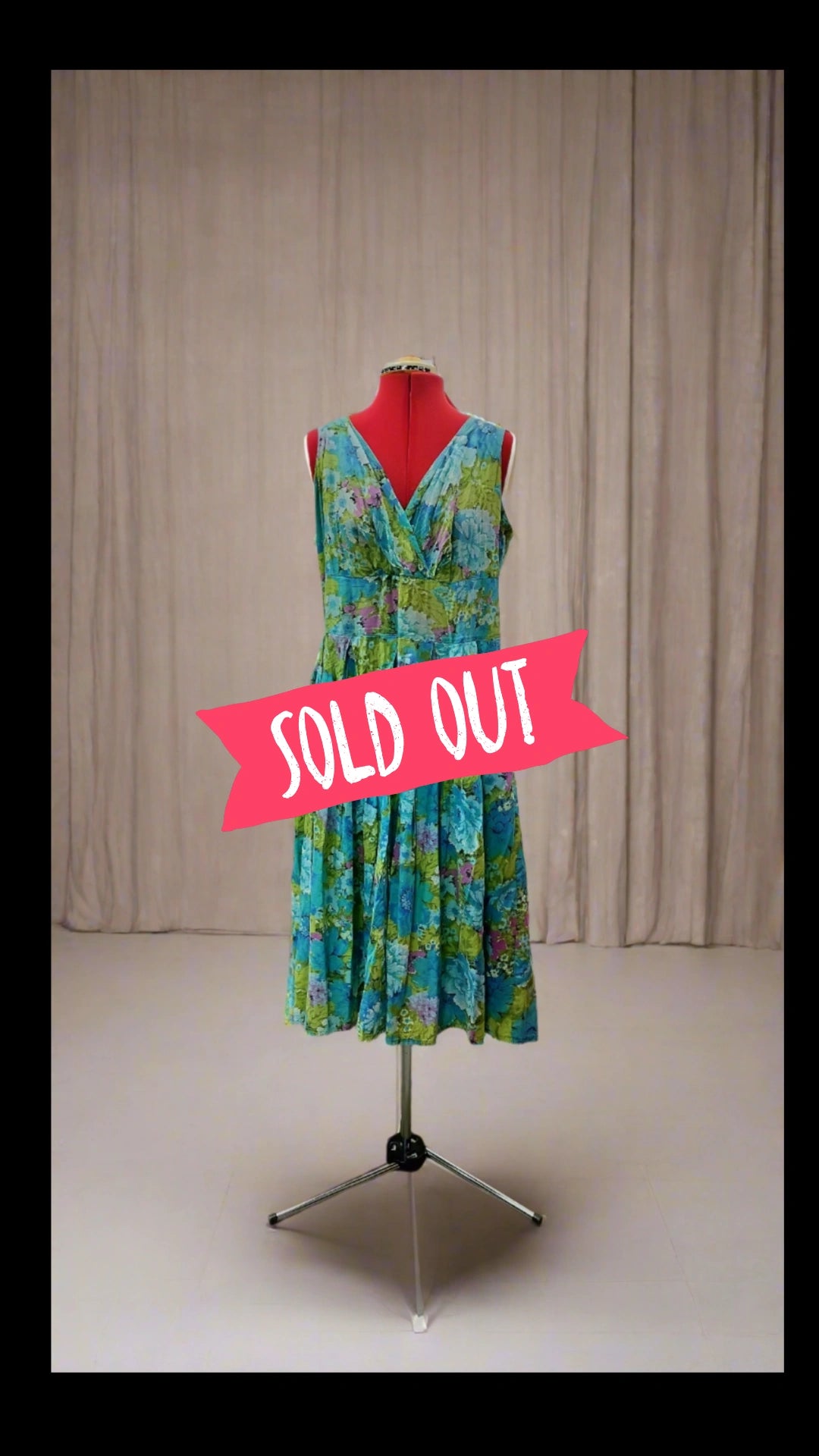 Lazy Bones cotton voile dress. Gorgeous print, day wear. Size- XL.