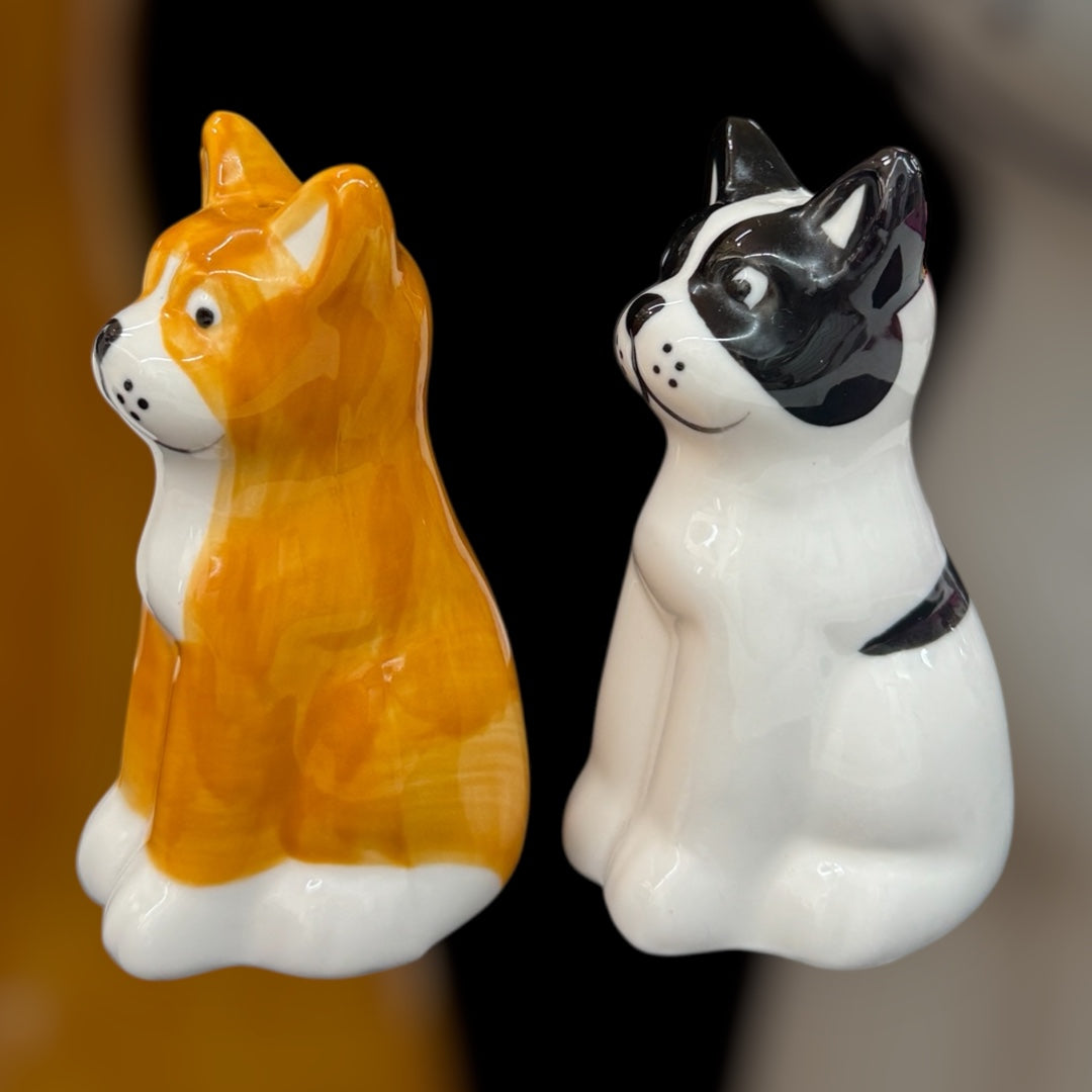 pair of dog salt and pepper shakers
