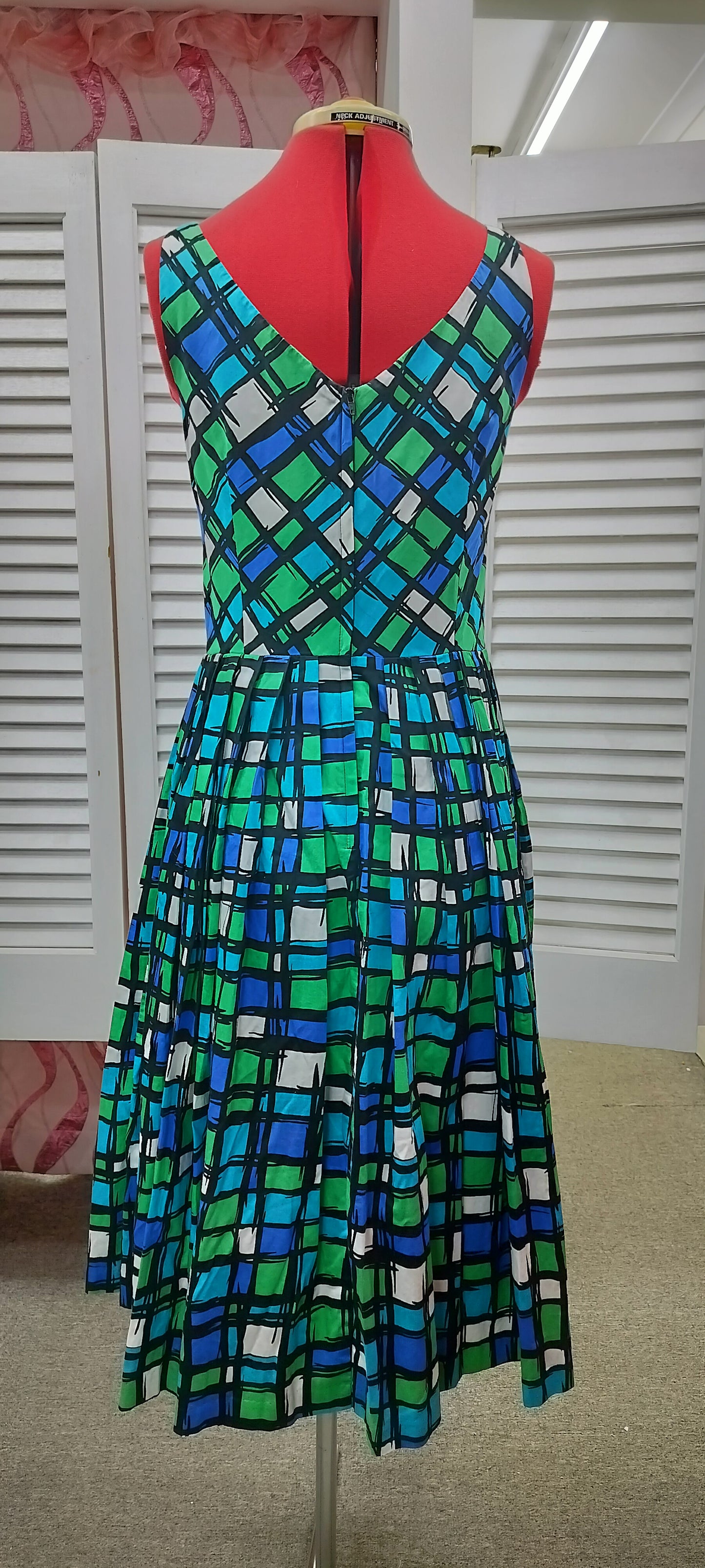 Retro Spec'd cotton day dress. Size- 10.