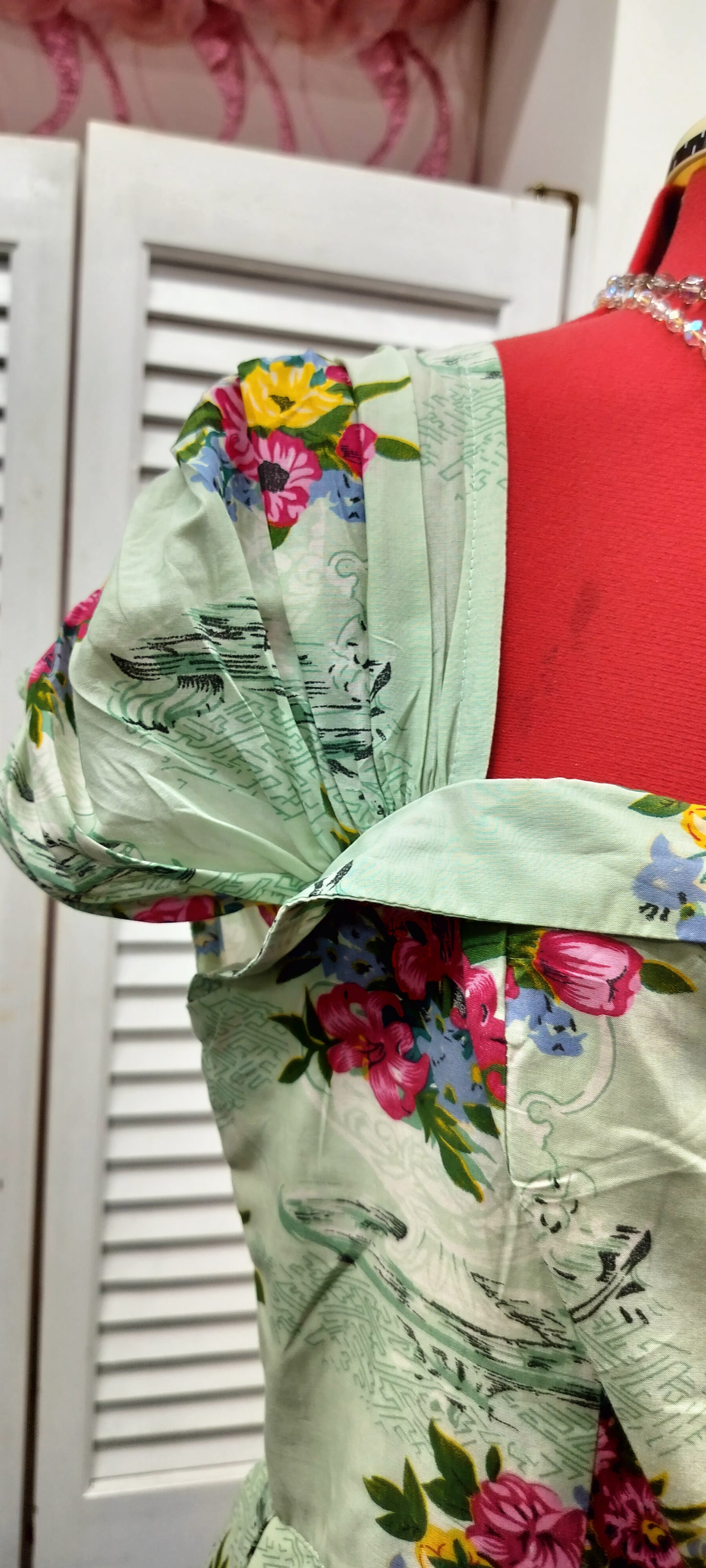 Green cotton, Floral 1950's style. Lazy Bones dress. Size-XL.