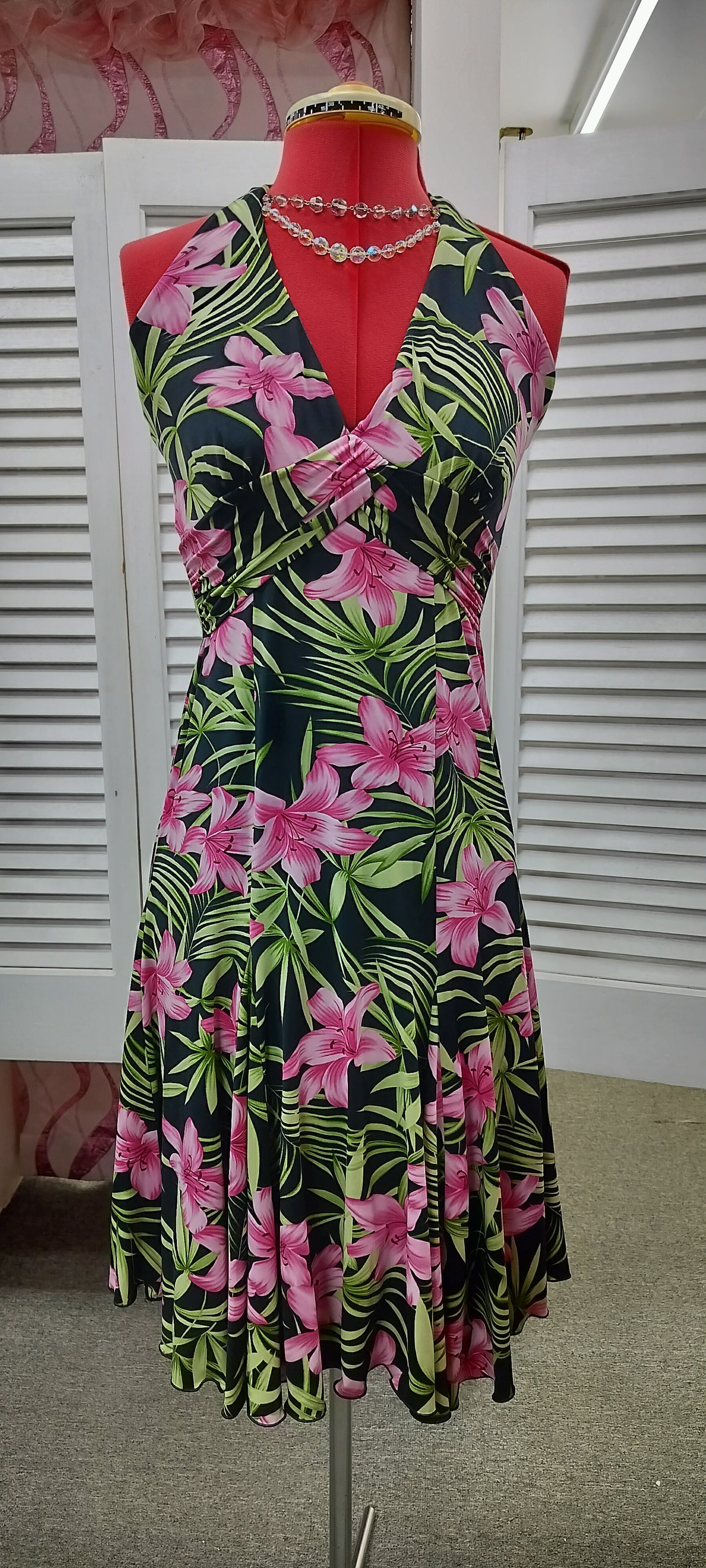 Tropical print hatter neck dress, vintage dress. Size- small.