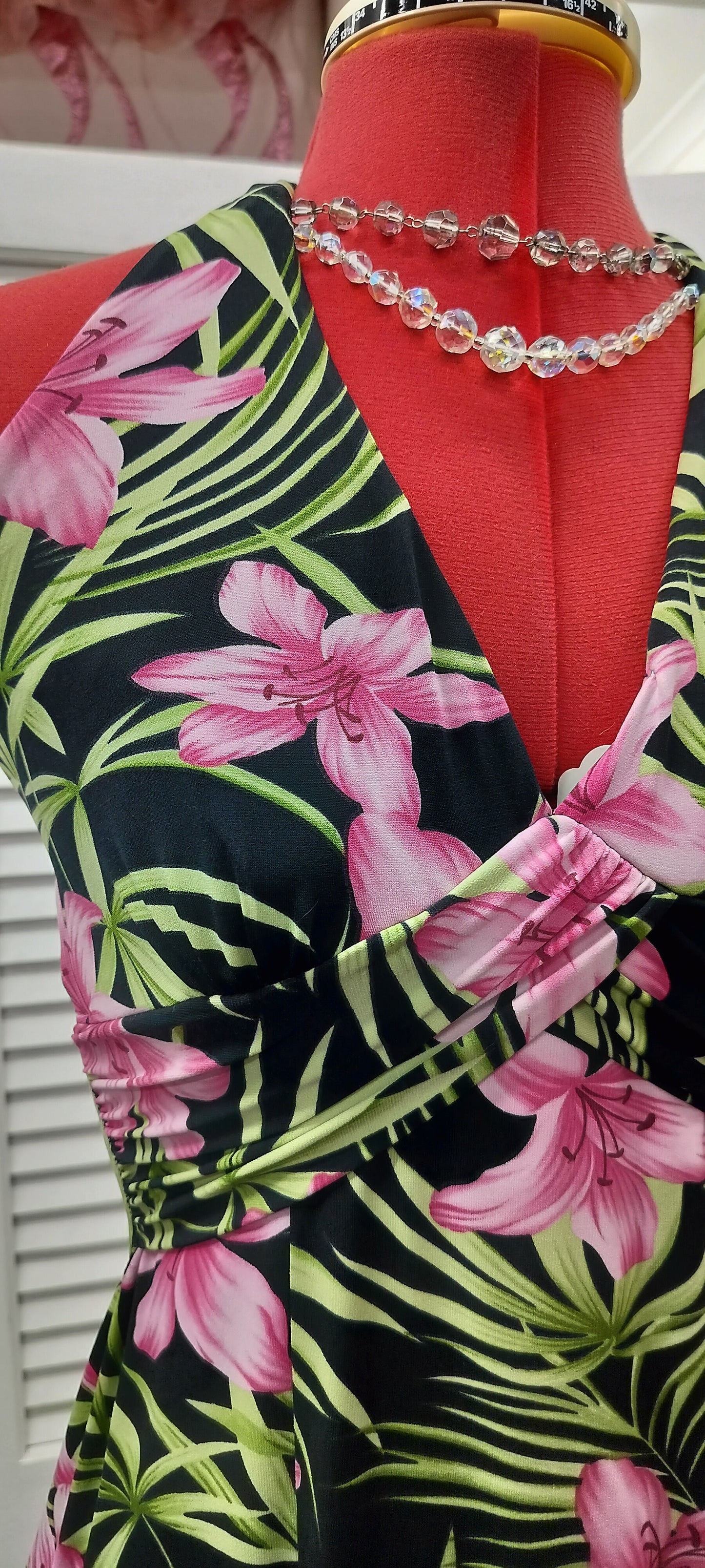 Tropical print hatter neck dress, vintage dress. Size- small.