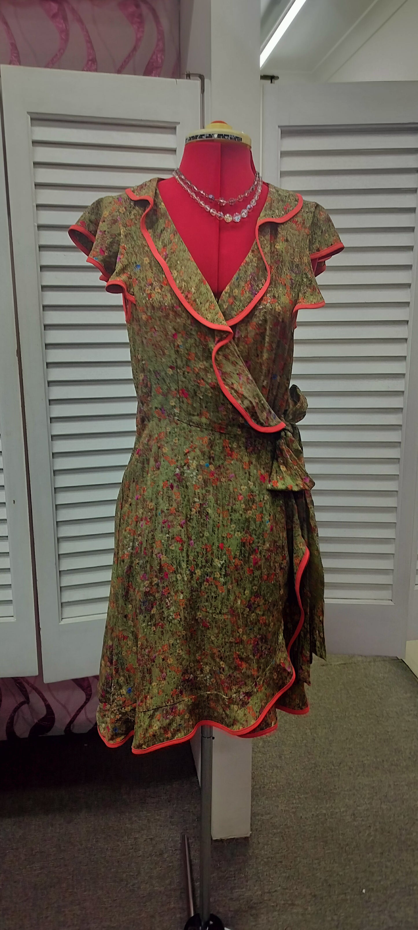 Cute Alannah Hill label wrap-around,tie belt. Size-10