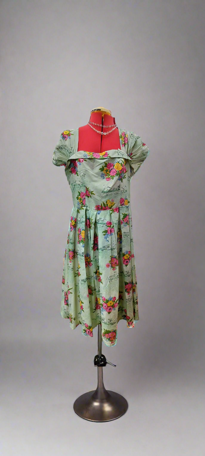 Green cotton, Floral 1950's style. Lazy Bones dress. Size-XL.