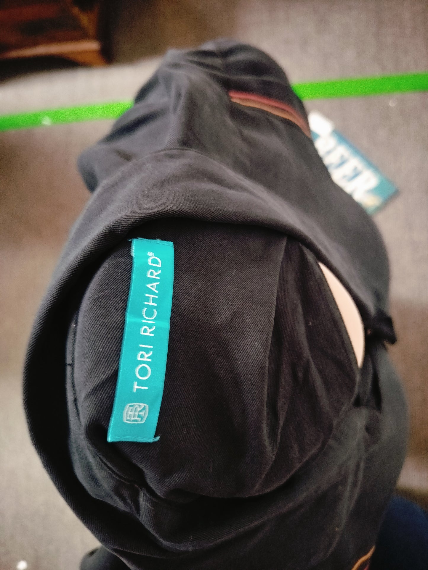 Tori Richards Hawaiian s/s embroidered shirt. Size-XL.