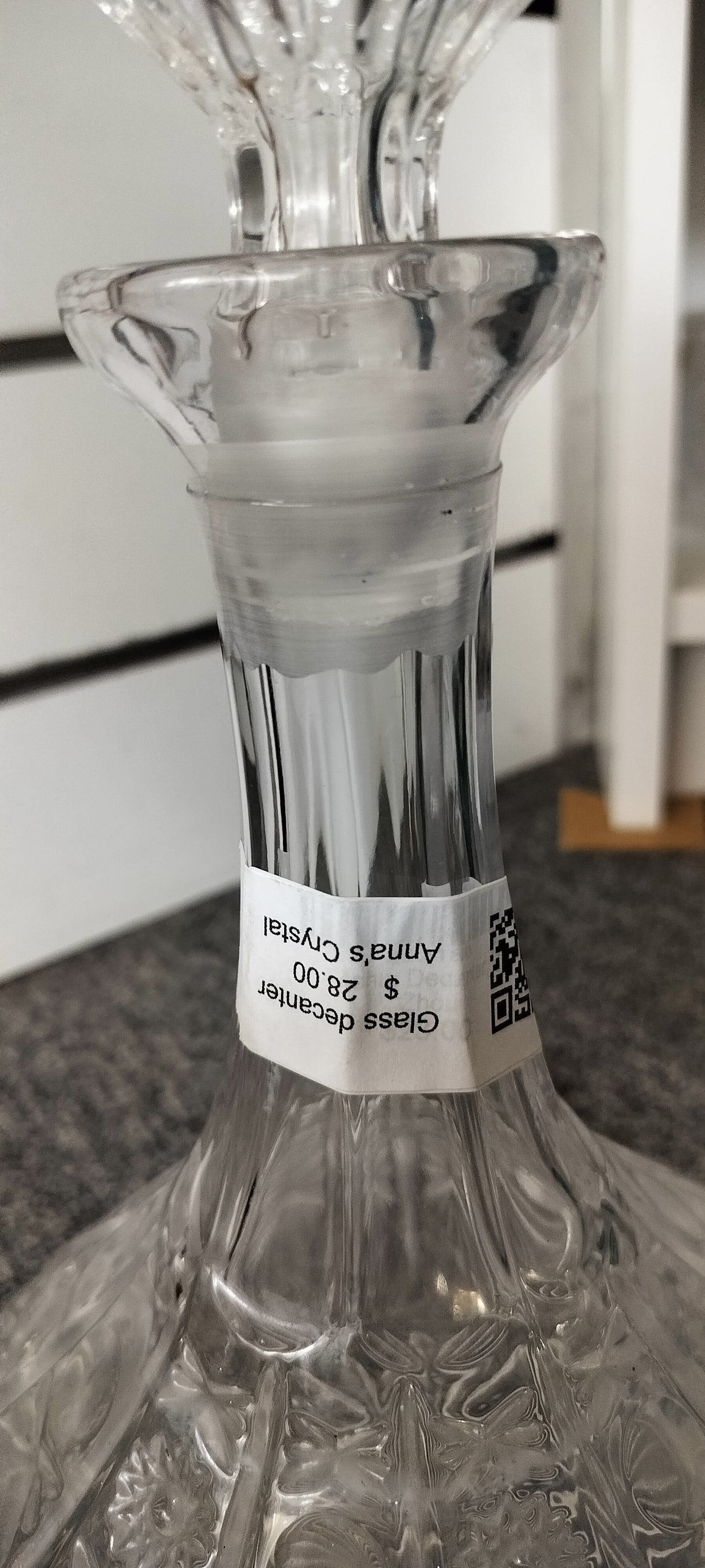 Glass decanter