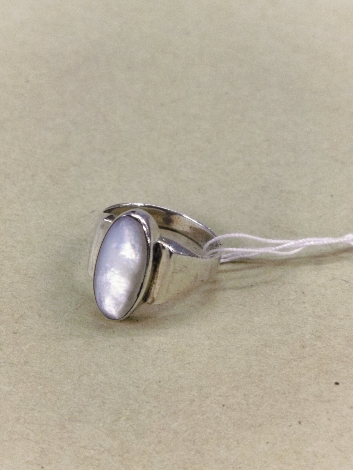 925 sterling silver Mother of pearl. Size- 16.