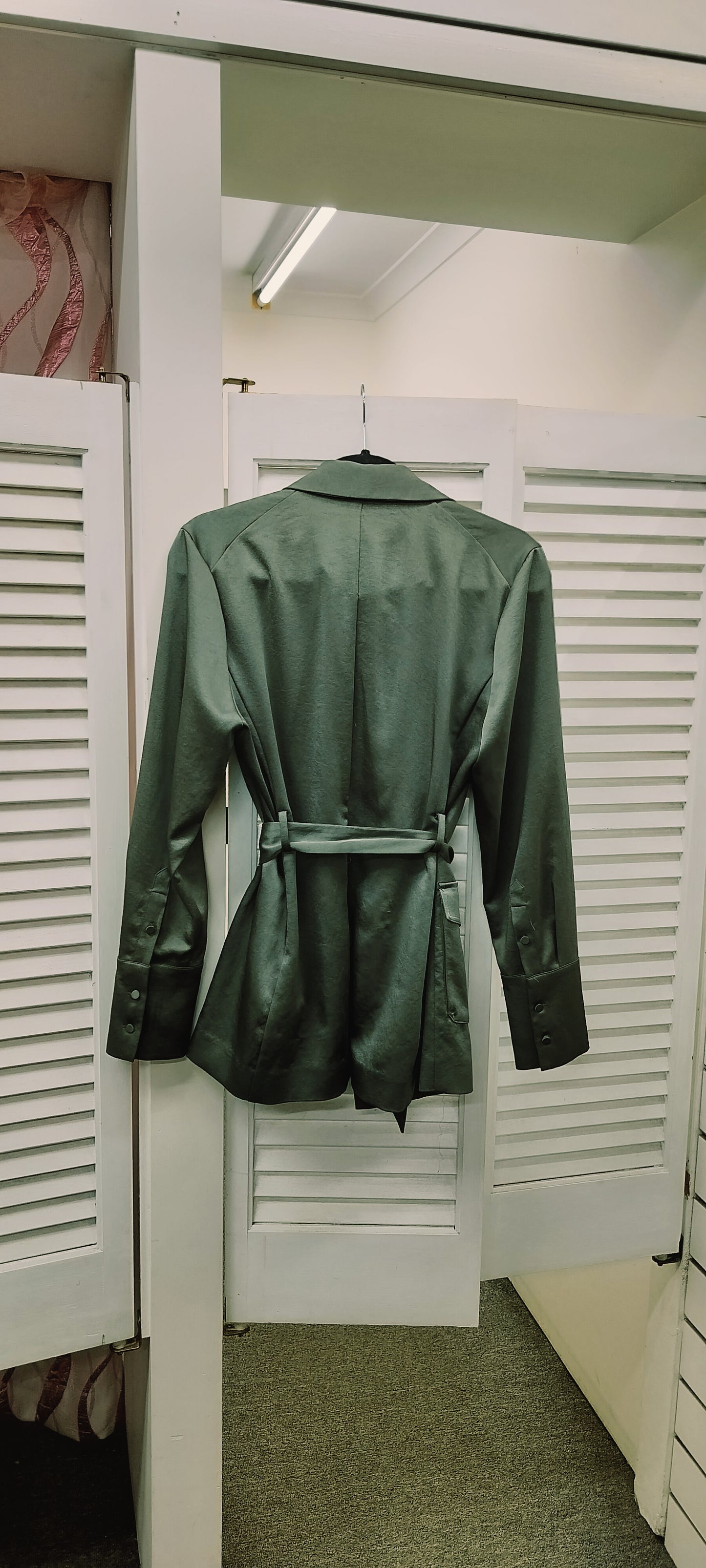 Witchery sage green jacket with stylish belt, lots of pockets for use. Size- 12.