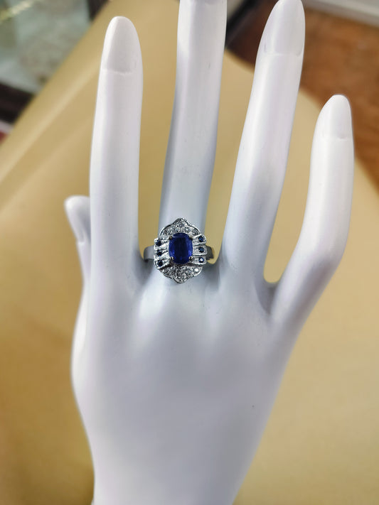 Kyanite +Cubic zirconia. S
