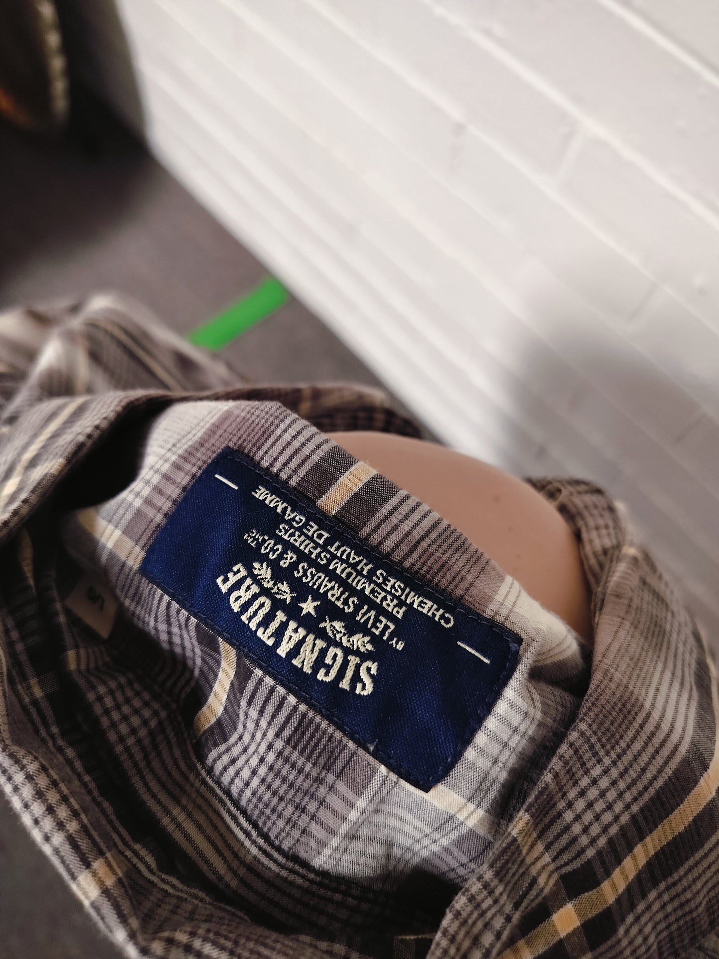 Grey checkered levi l/s shirt . Size- L.