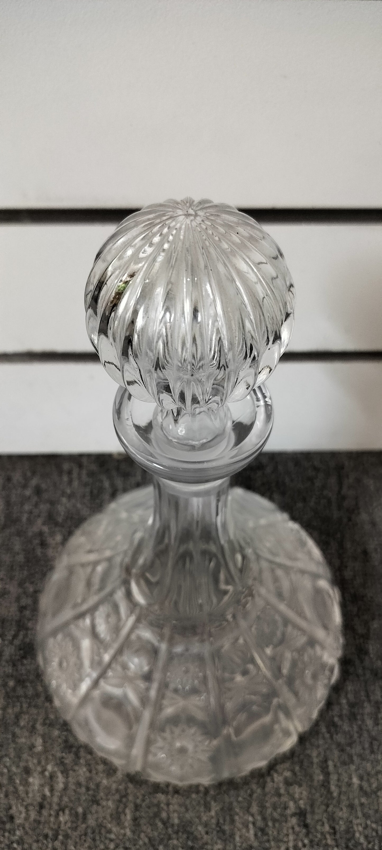 Glass decanter