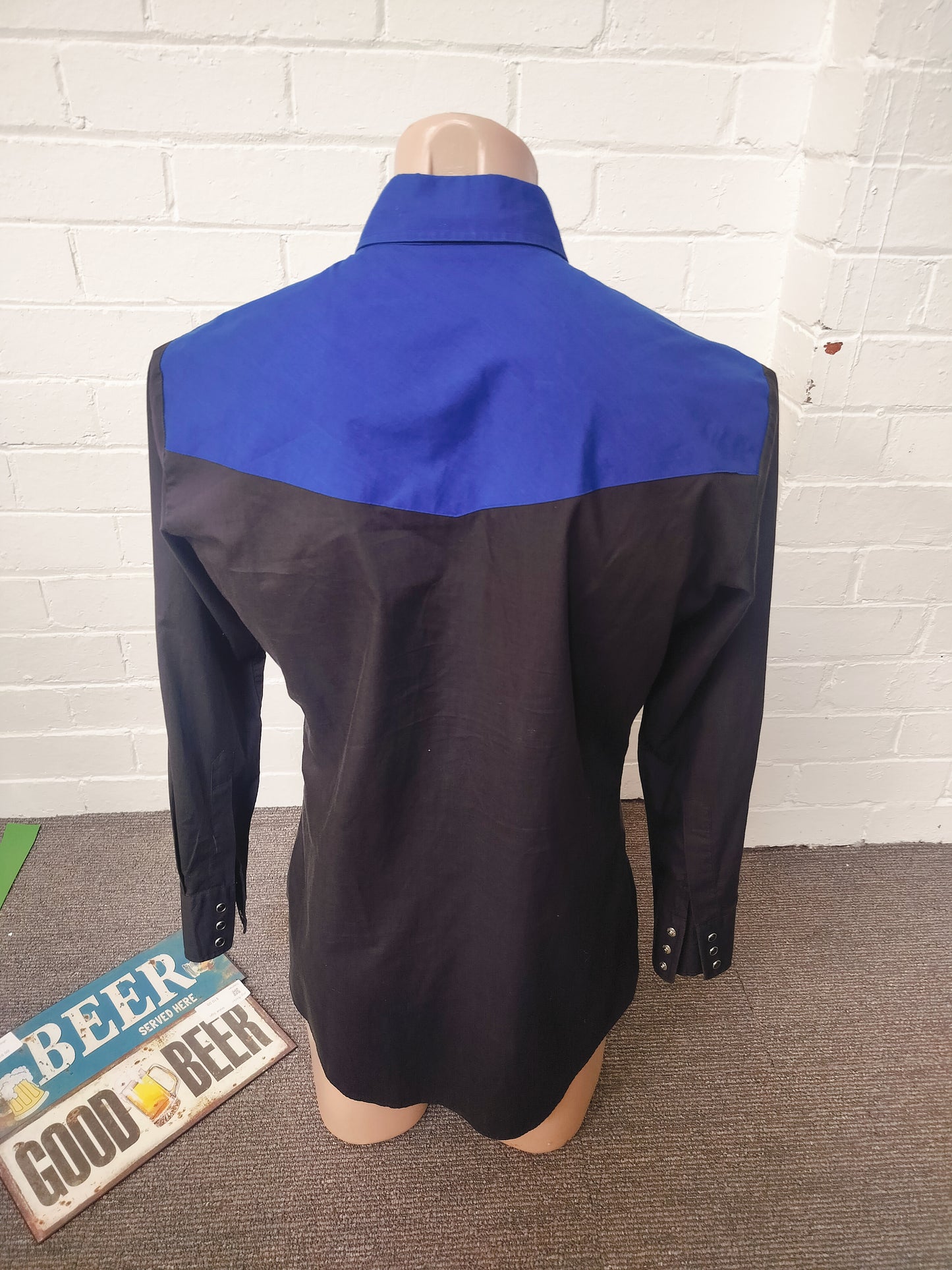 Blue + Blaols western l/s shirt with silver embroidery. Size- M