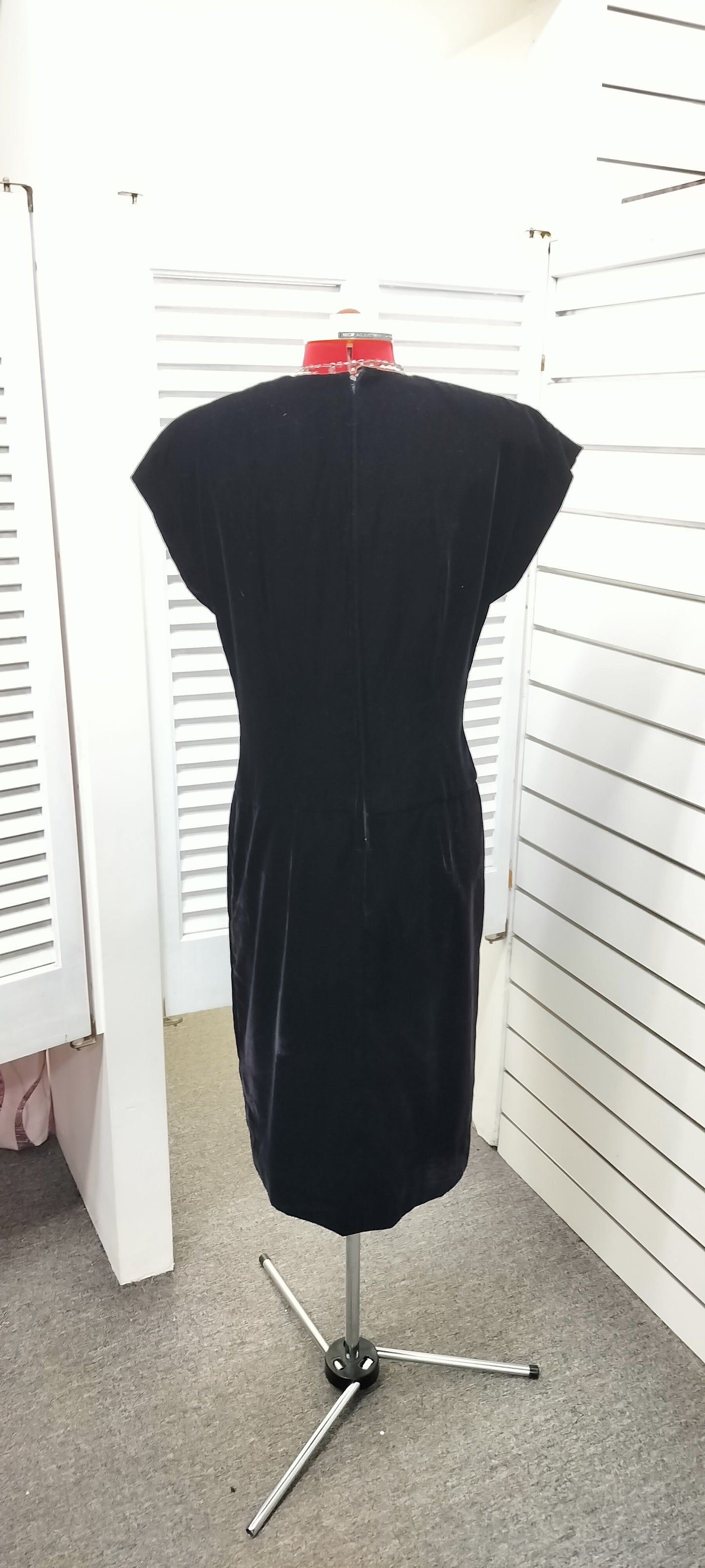 Black silk velvet dress. Size- bust: 96cm,38.