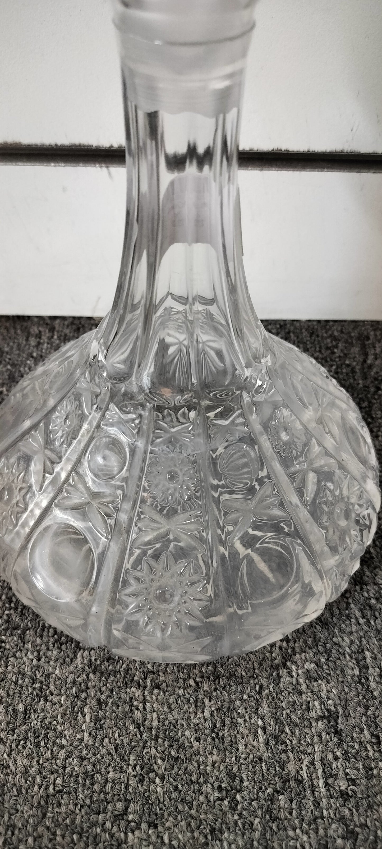 Glass decanter