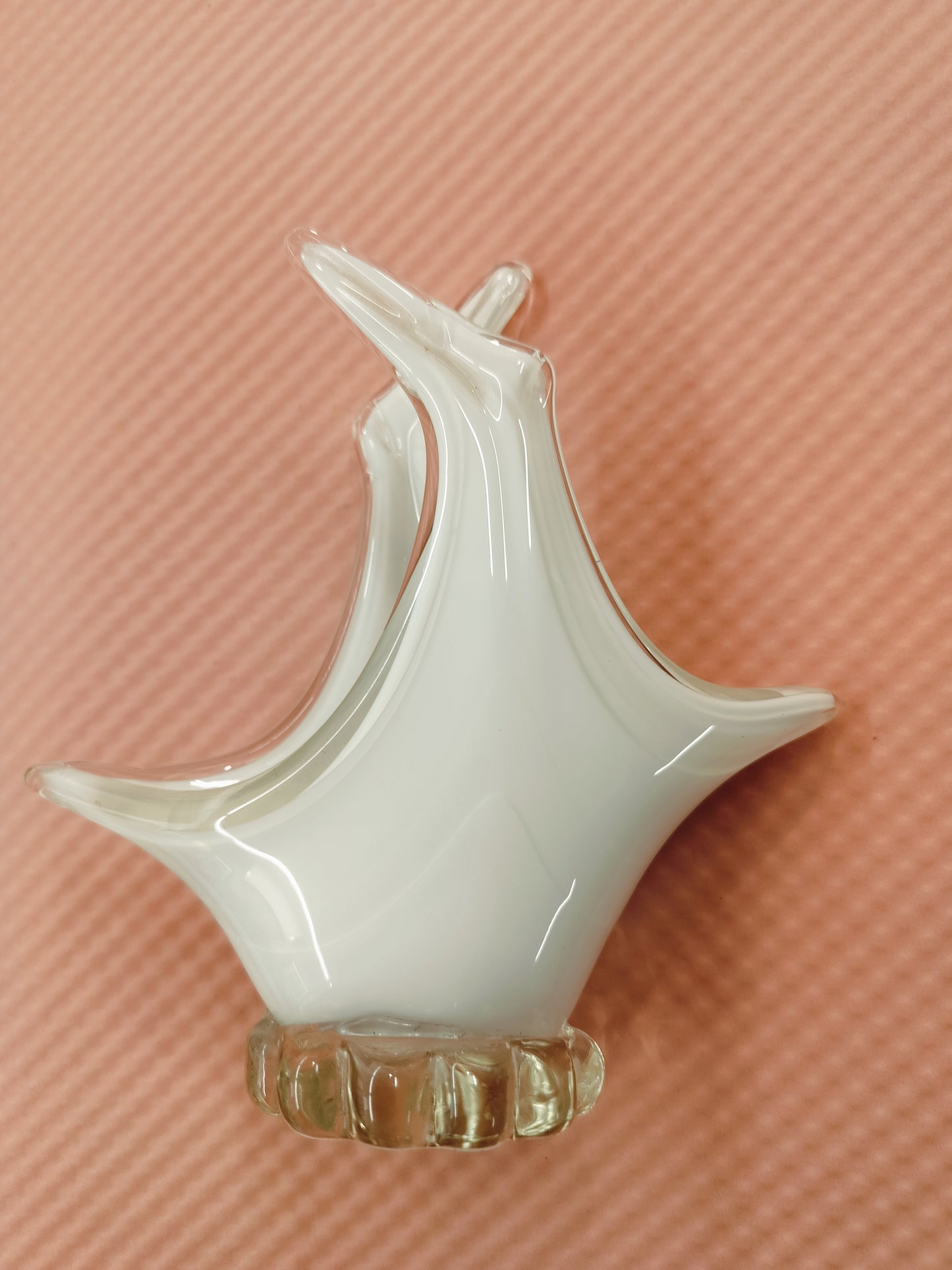 WHite NApkin holder
