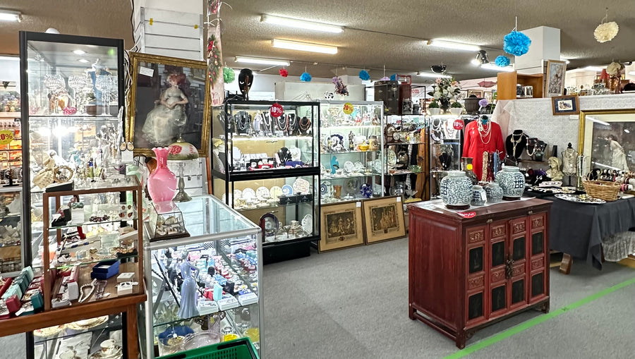 Antiques and Collectables – Big Antler