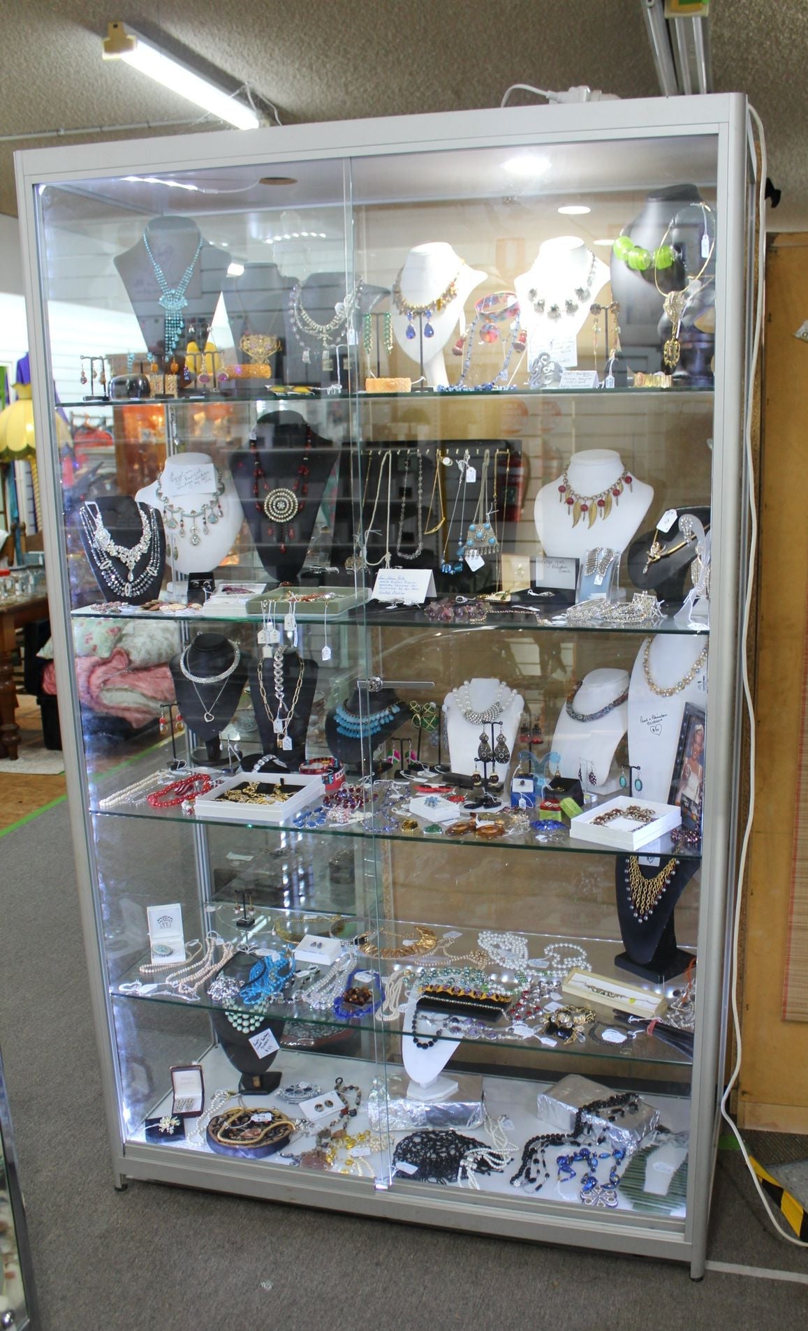 Vintage Jewellery / Accessories