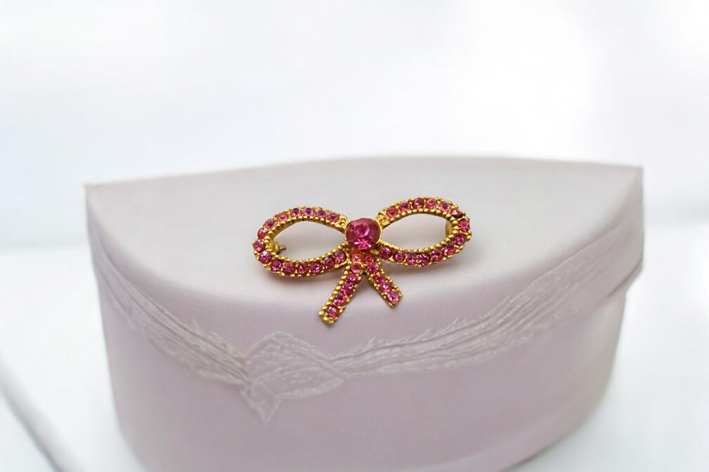 1950s USA Pink Rhinestone