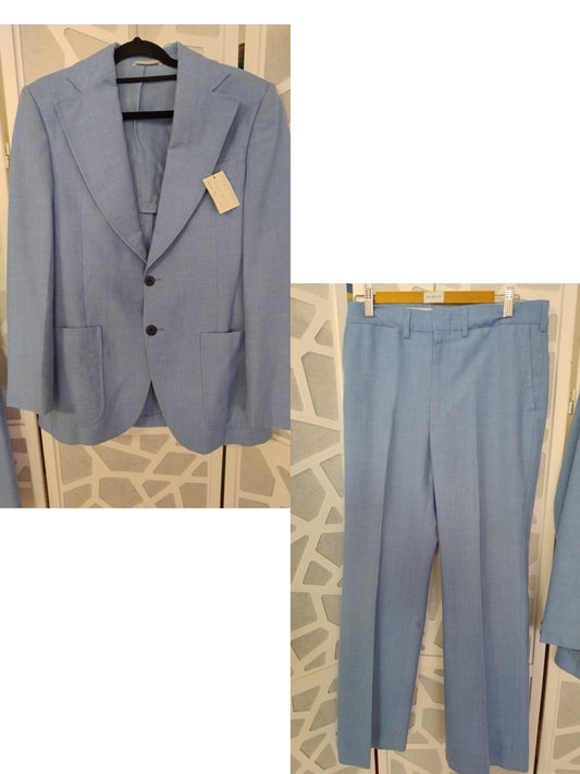 1970s Blue Summer weight , Wide Lapels, Slight Flare