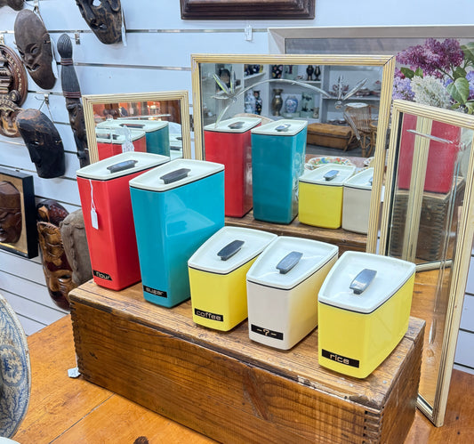 4P Retro Canister,