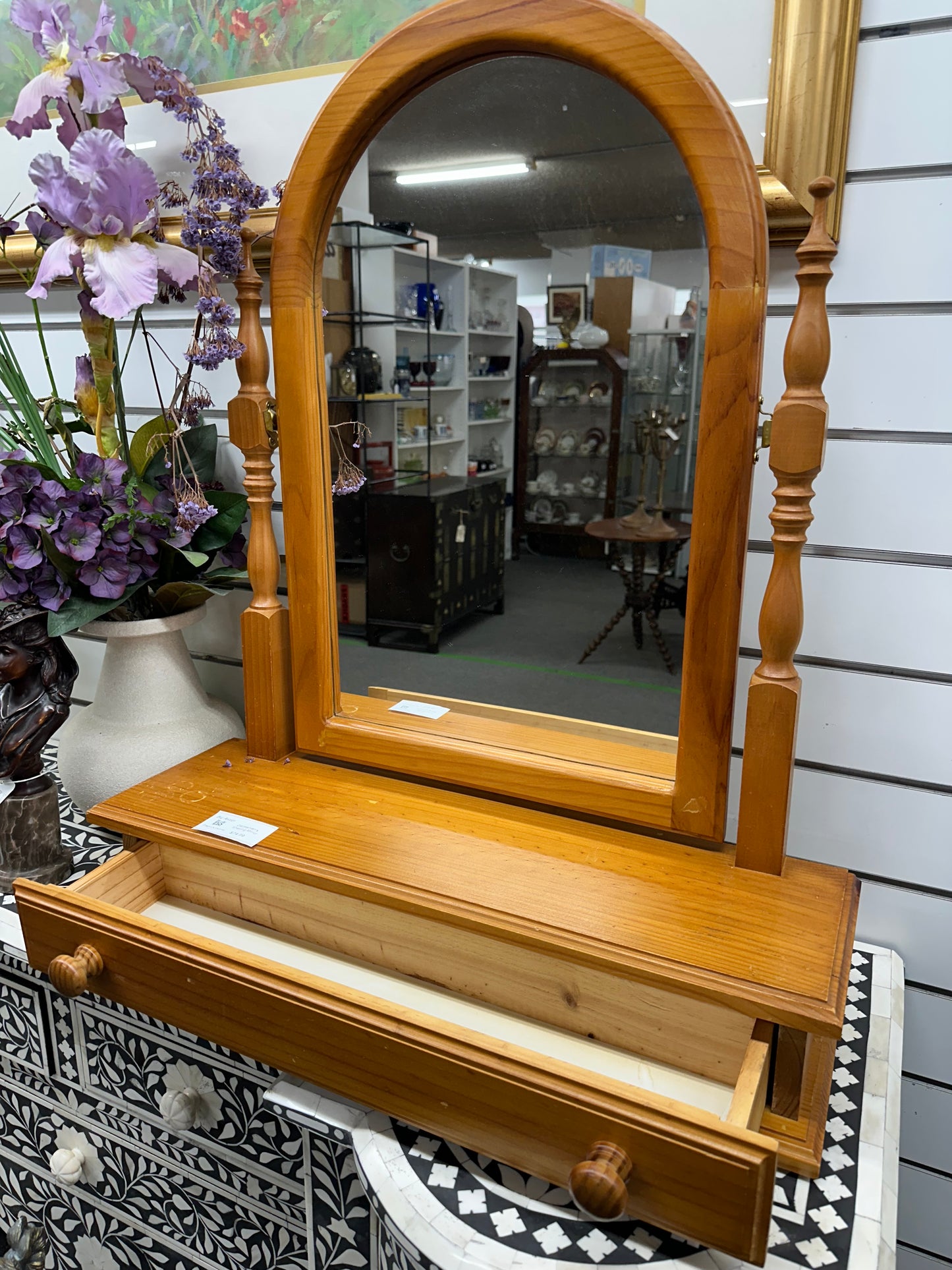 Gentleman’s Shaving Mirror