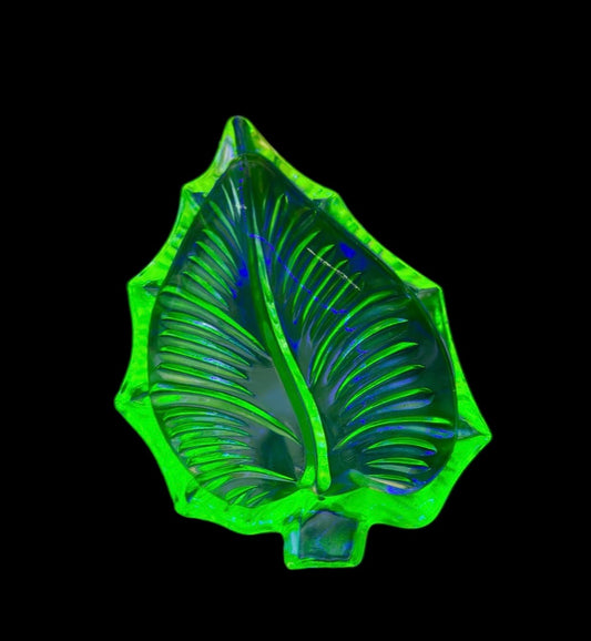 Uranium leaf dish