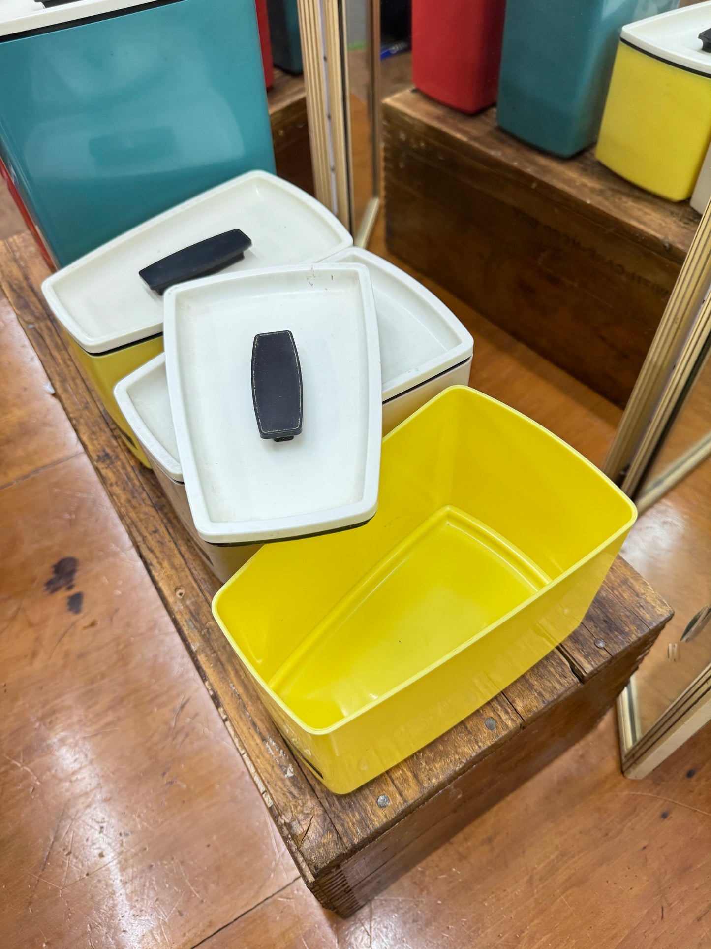 4P Retro Canister,