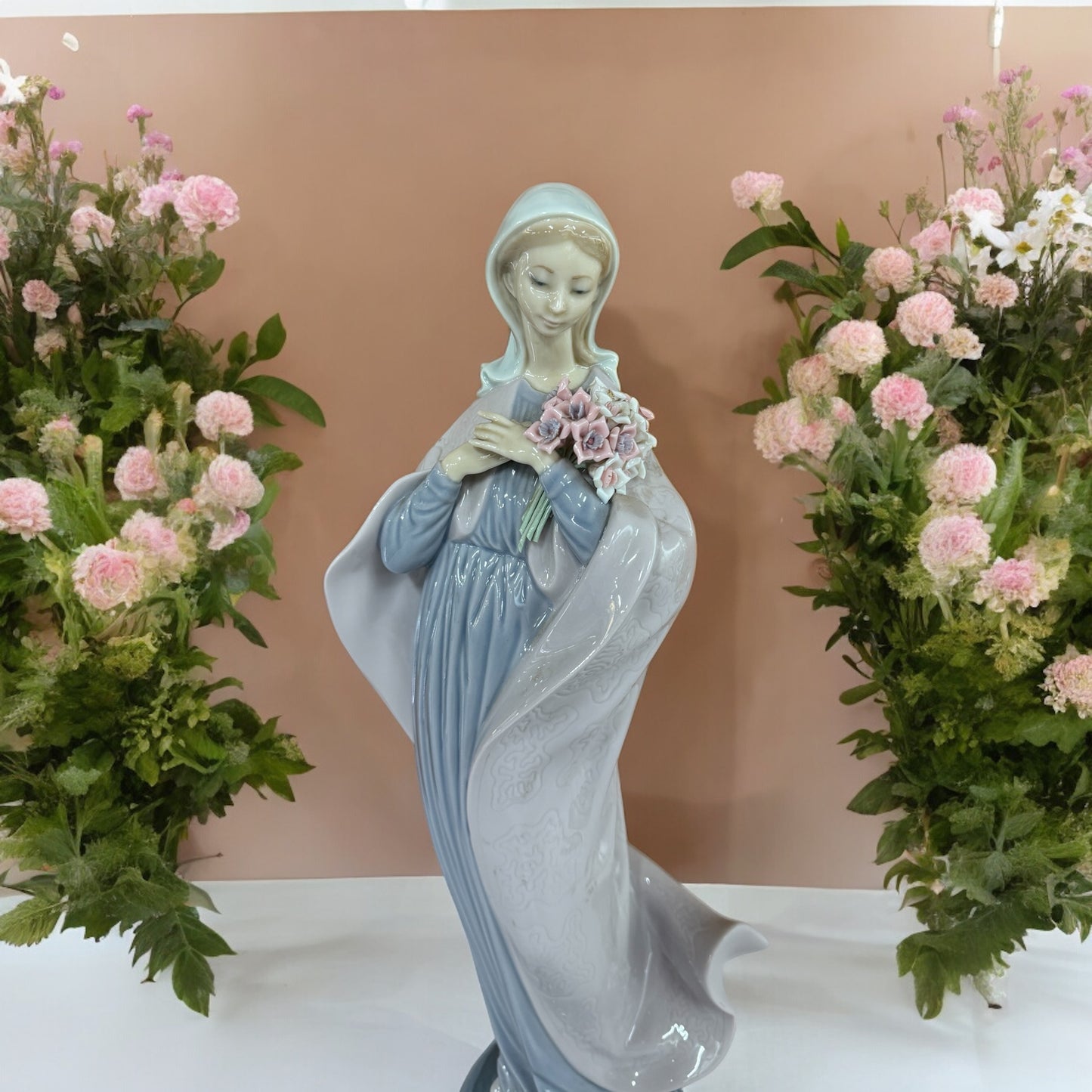Lladro Our Lady with Flowers #5171 Large Figurine