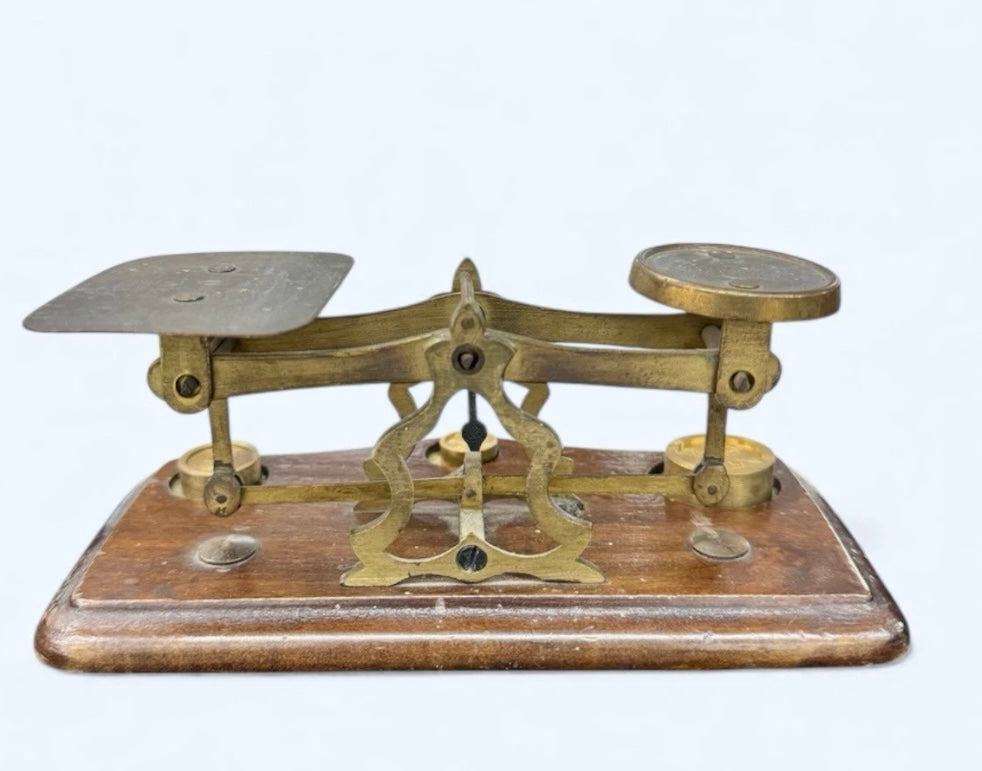 Antique Brass Balance Scale with Weights – Wooden Base, Vintage Apothecary Style
