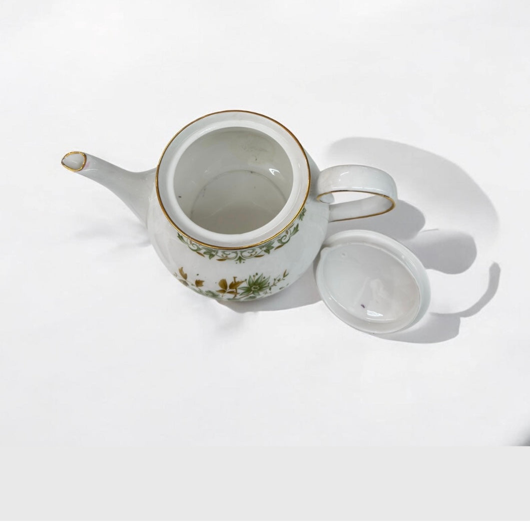 Royal Albert Teapot , Made in England , 1970s