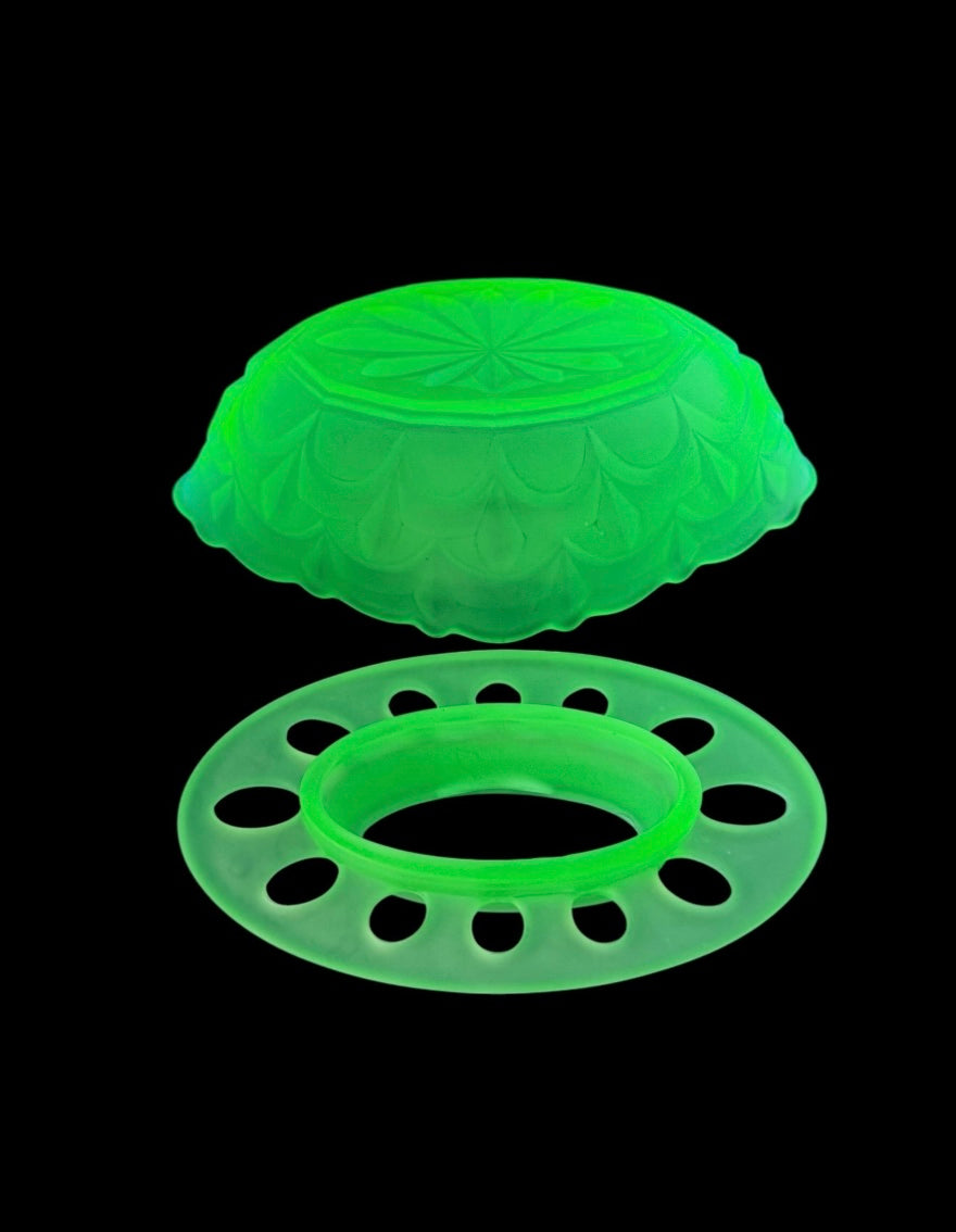 1930’s Art deco uranium bowl with matching frog