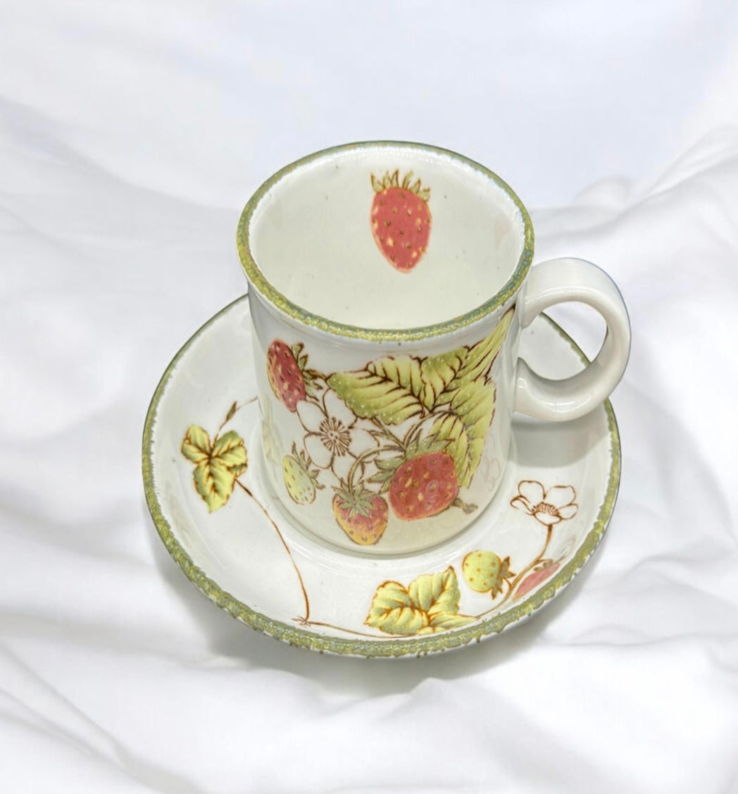 Vintage Midwinter Stonehenge “Wild Strawberry” Coffee/Tea Set – Made in England