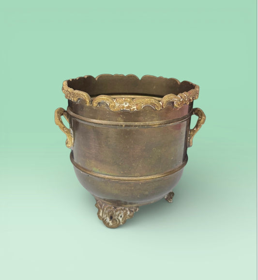 Vintage Brass planter with handle,indoor plant,outdoor plants,home decor,garden