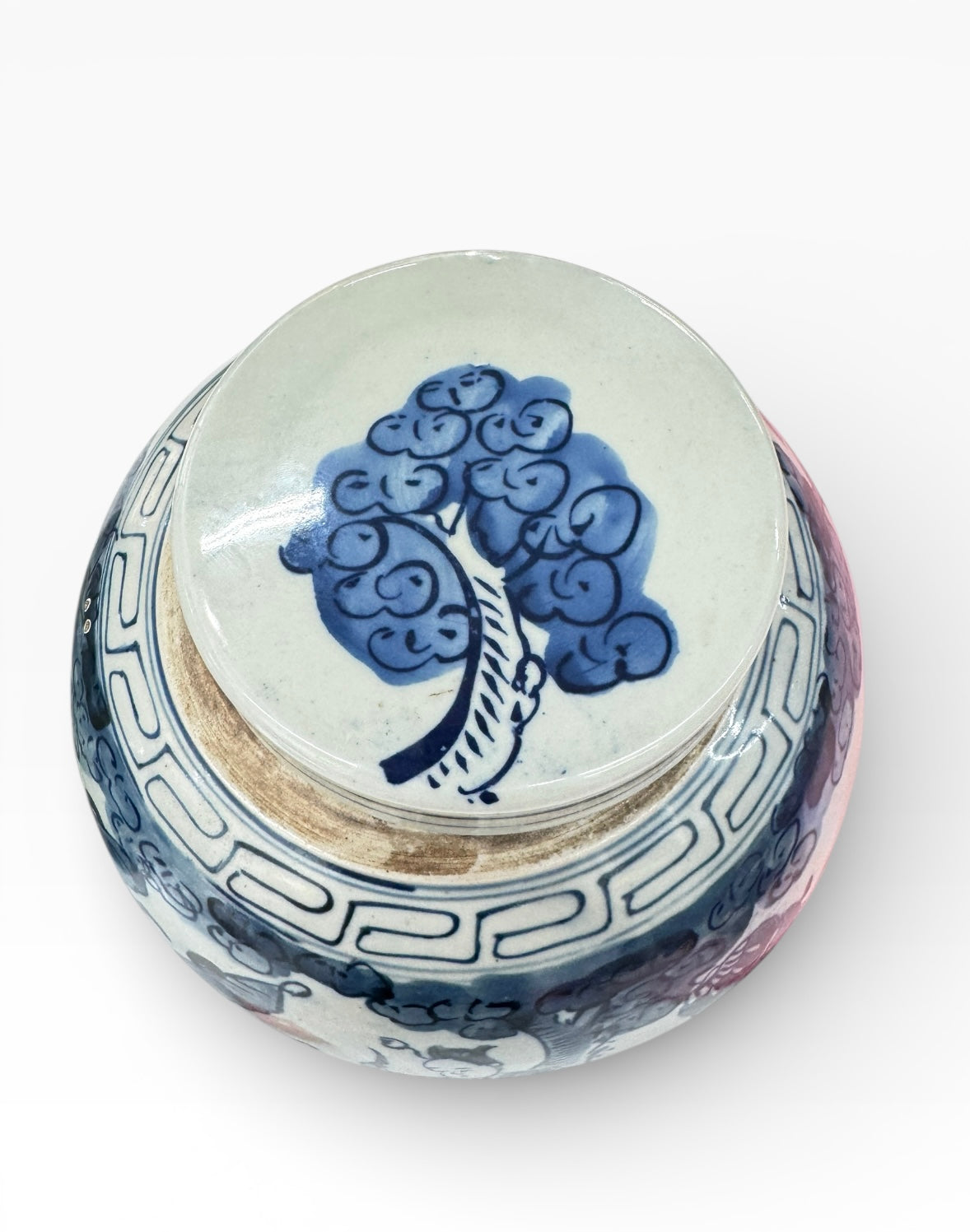 Vintage Pair of Chinese blue and white jar with lid,hand painted