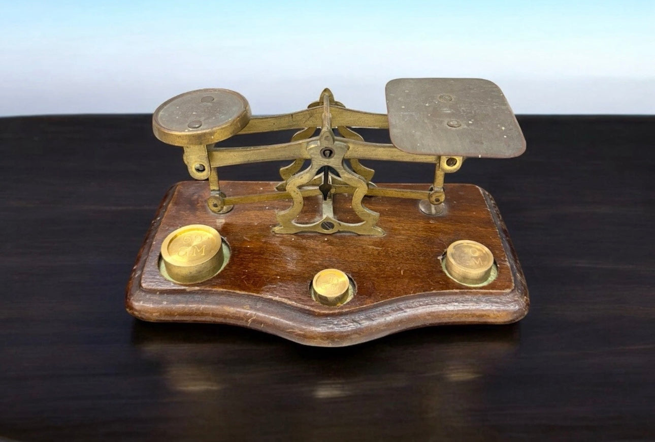 Antique Brass Balance Scale with Weights – Wooden Base, Vintage Apothecary Style