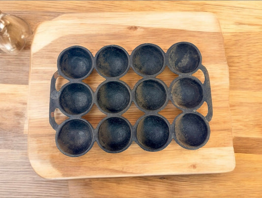 Vintage Cast Iron Golf Ball Gem Pan -12 cup