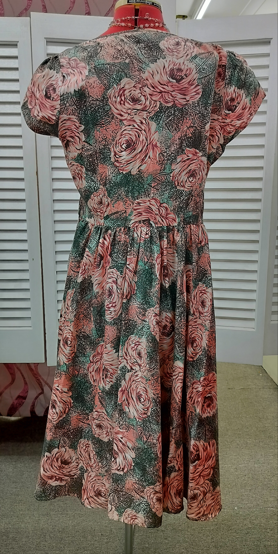 Pink Roses Pinup Couture, cotton vintage style.