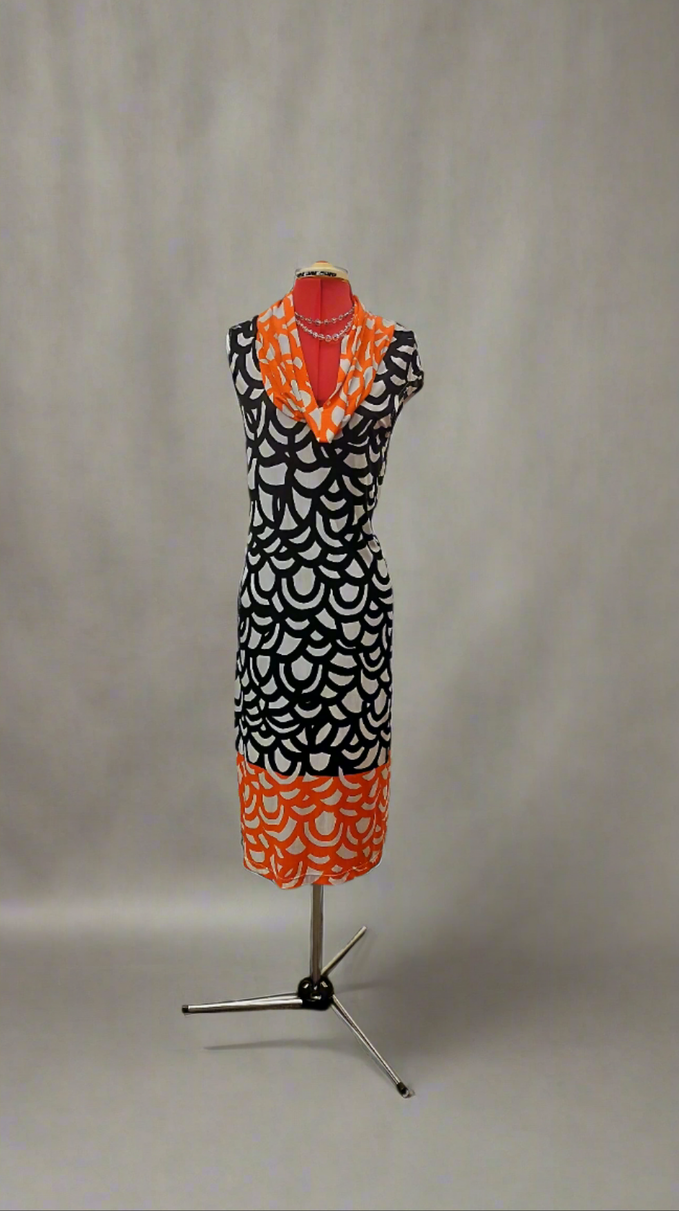 Howard shower's dress. Size-10