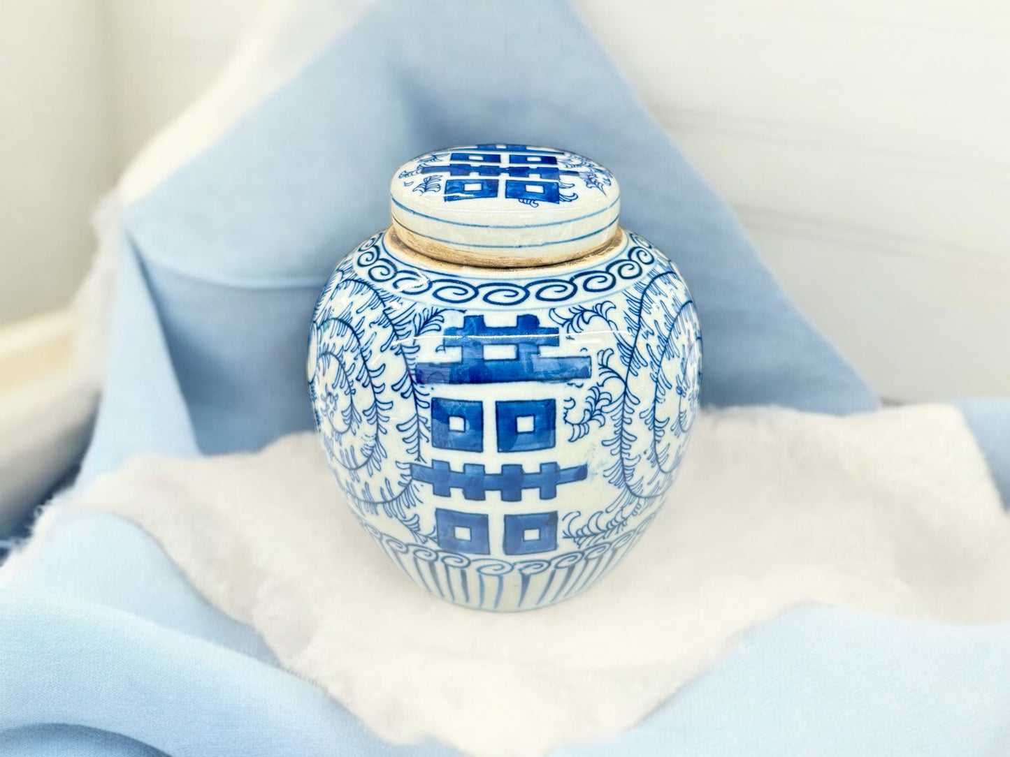 Chinese blue and white ginger jar With Double Happiness Pattern